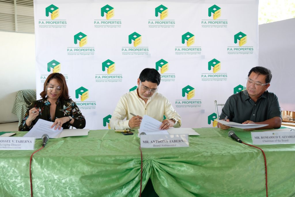 Signing the contract (From left: Ms. Rossel Velasco- Taberna, wife and manager of Ka Tunying, Mr. Anthony “Ka Tunying” Taberna and Mr. Romarico “Bing” Alvarez, Chairman of P.A. Properties)